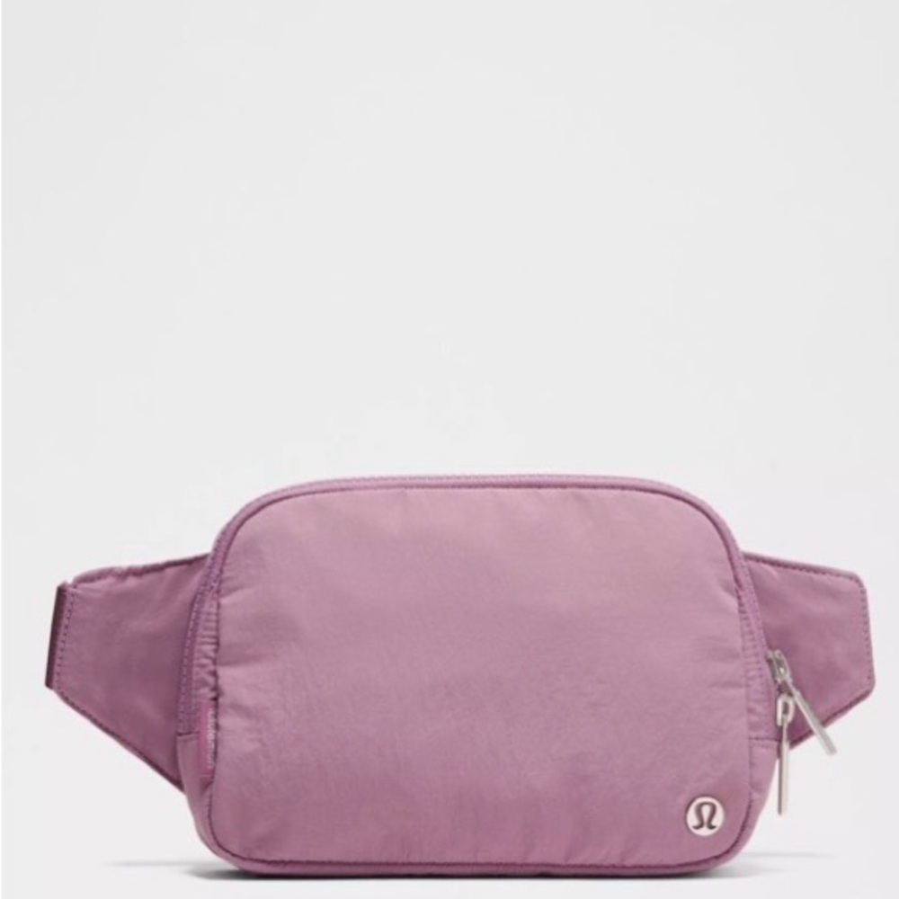 Lululemon Everywhere Belt Bag - Picture 10 of 11